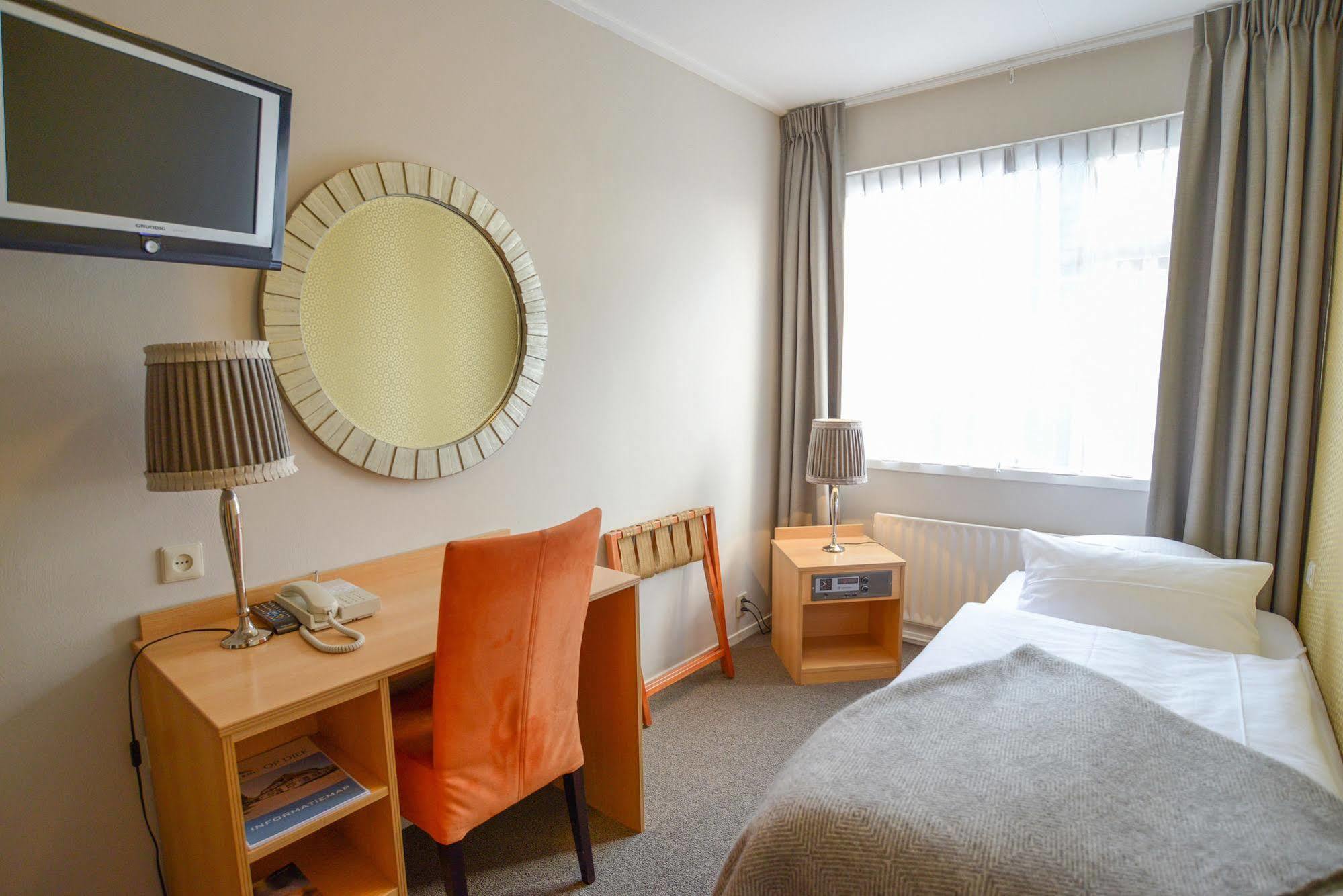 Hotel Op Diek Den Hoorn  Esterno foto